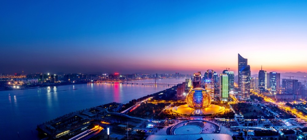 廊坊建筑企业资质总承包资质和专业承包资质有什么区别？